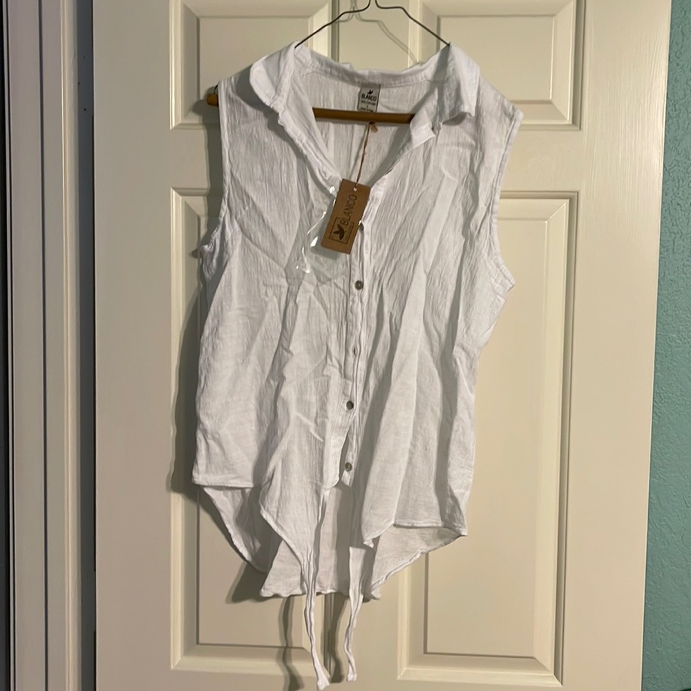 White sleeveless tie Blanco top